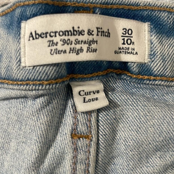 NWOT Abercrombie & Fitch Ultra High Rise 90s Straight Jean - Picture 9 of 9